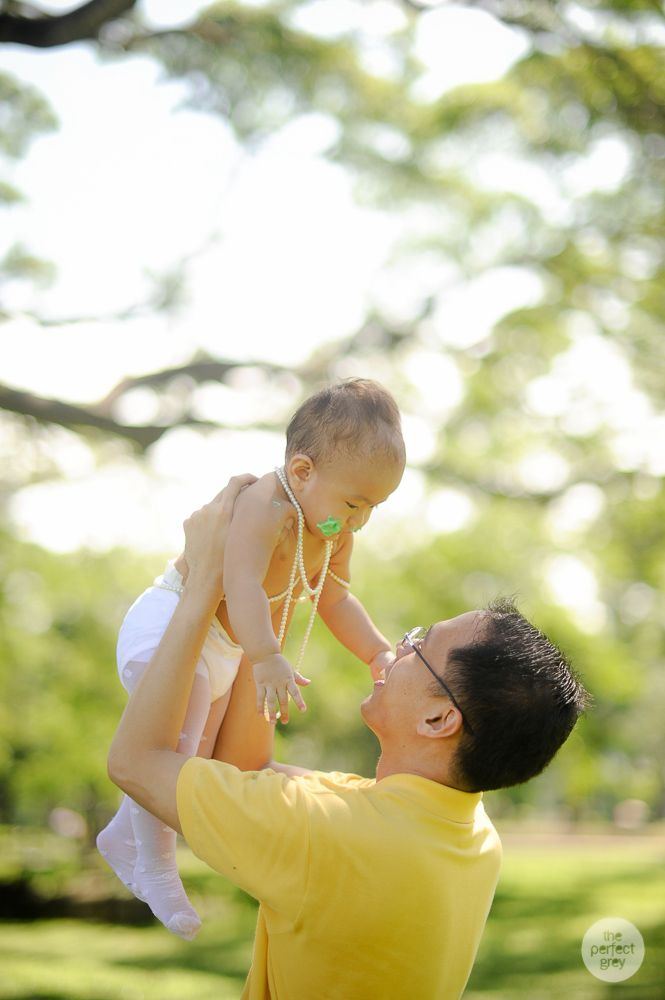 baby-cake-smash-first-birthday-one-year-old-the-perfect-grey-family-photographer-philippines-arlene-briones-4456