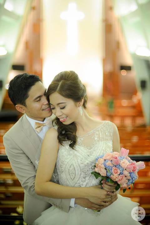 up-diliman-church-of-risen-perfect-grey-wedding-photographer-philippines-christian-wedding-30