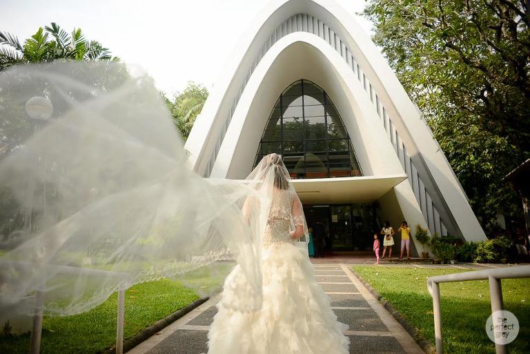 up-diliman-church-of-risen-perfect-grey-wedding-photographer-philippines-christian-wedding-38