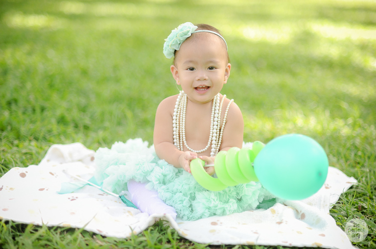 baby-cake-smash-first-birthday-one-year-old-the-perfect-grey-family-photographer-philippines-arlene-briones-4208