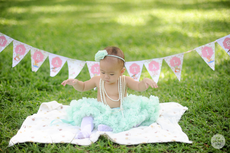baby-cake-smash-first-birthday-one-year-old-the-perfect-grey-family-photographer-philippines-arlene-briones-4226
