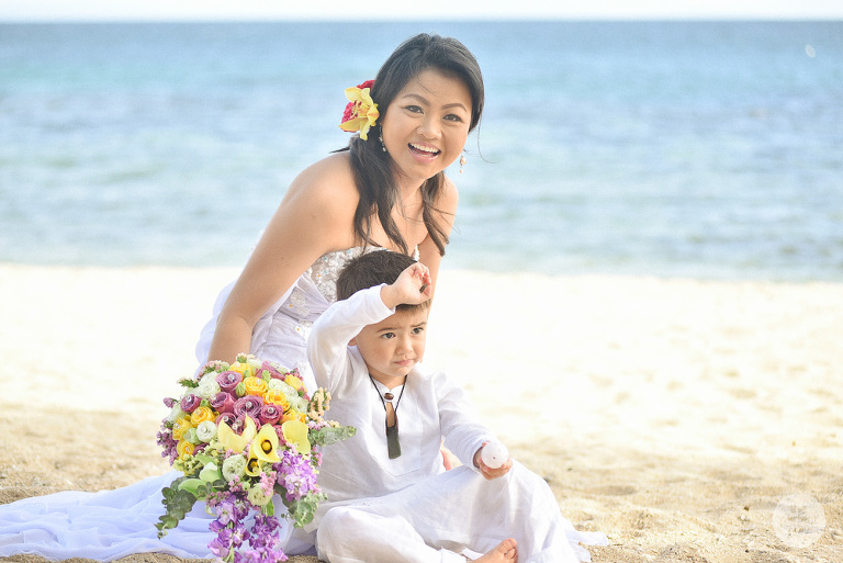 kota-keluarga-beach-wedding-laiya-san-juan-batangas-philippine-philippines-wedding-photographer-the-perfect-grey-she-aguiba-vinci-berris-5346