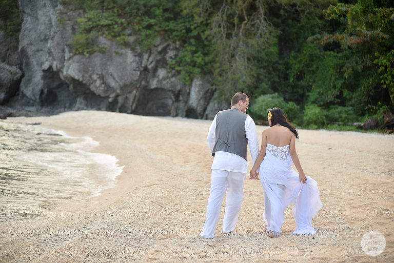 kota-keluarga-beach-wedding-laiya-san-juan-batangas-philippine-philippines-wedding-photographer-the-perfect-grey-she-aguiba-vinci-berris-5881