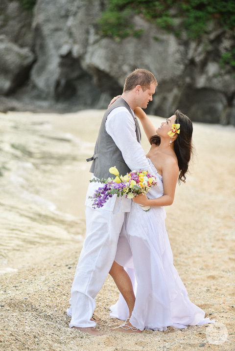 kota-keluarga-beach-wedding-laiya-san-juan-batangas-philippine-philippines-wedding-photographer-the-perfect-grey-she-aguiba-vinci-berris-5897