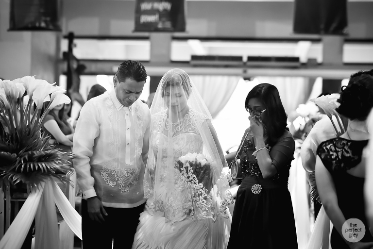 marco-polo-christ-the-king-wedding-the-perfect-grey-wedding-photographer-philippines-arlene-briones-ej-lagrimas-she-aguiba-2-33