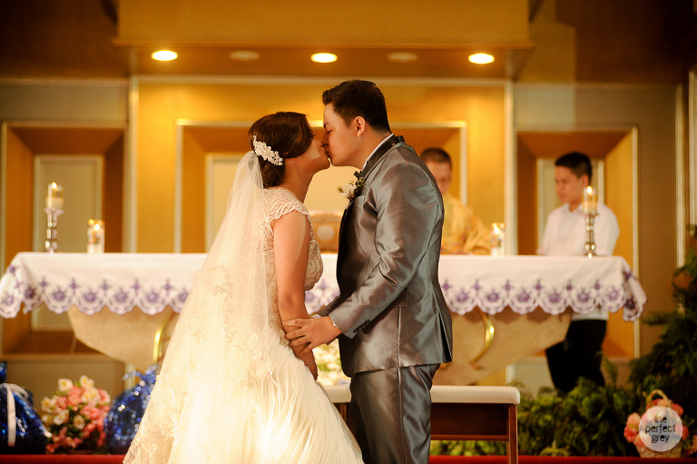 marco-polo-christ-the-king-wedding-the-perfect-grey-wedding-photographer-philippines-arlene-briones-ej-lagrimas-she-aguiba-2-45