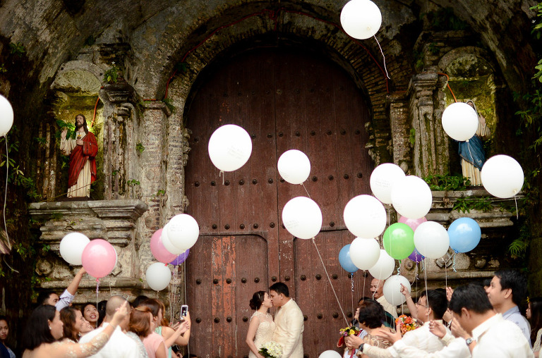 majayjay-bed-and-breakfast-laguna-wedding-philippines-wedding-photographer-philippine-arlene-briones-ej-lagrimas-the-perfect-grey-9280